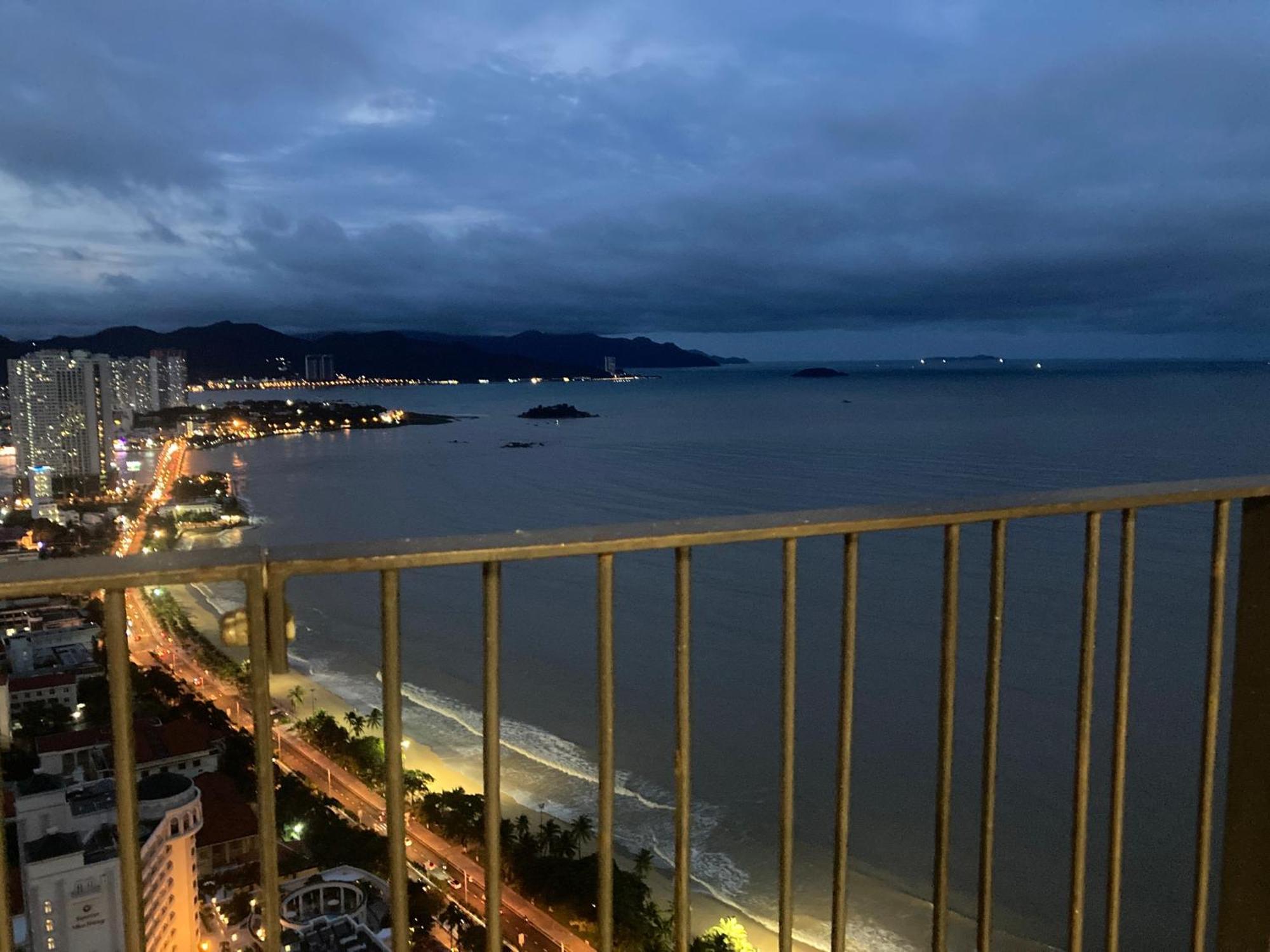 Can Ho Gold Coast O Nha Trang View Bien - Vivastay Bagian luar foto